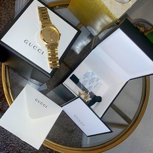 Gucci timeless watch with original box and links